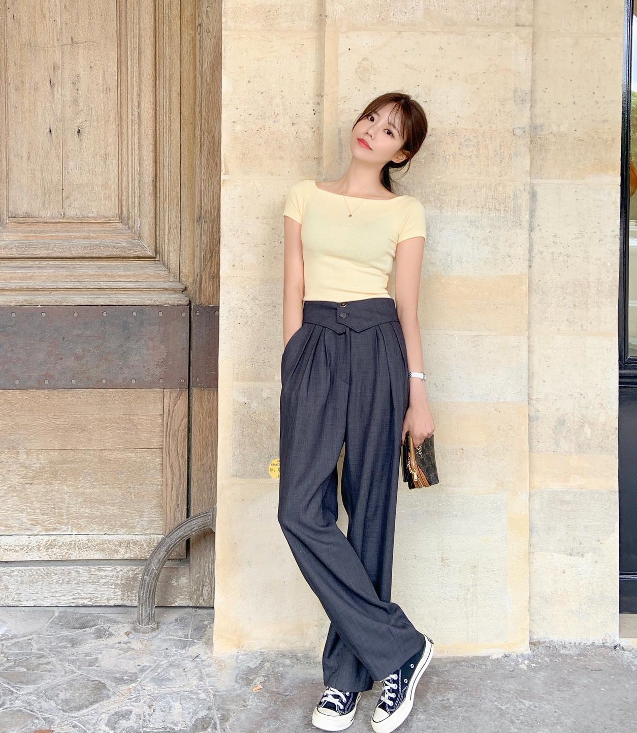 5 cách mặc áo thun cho nàng thấp bé-5