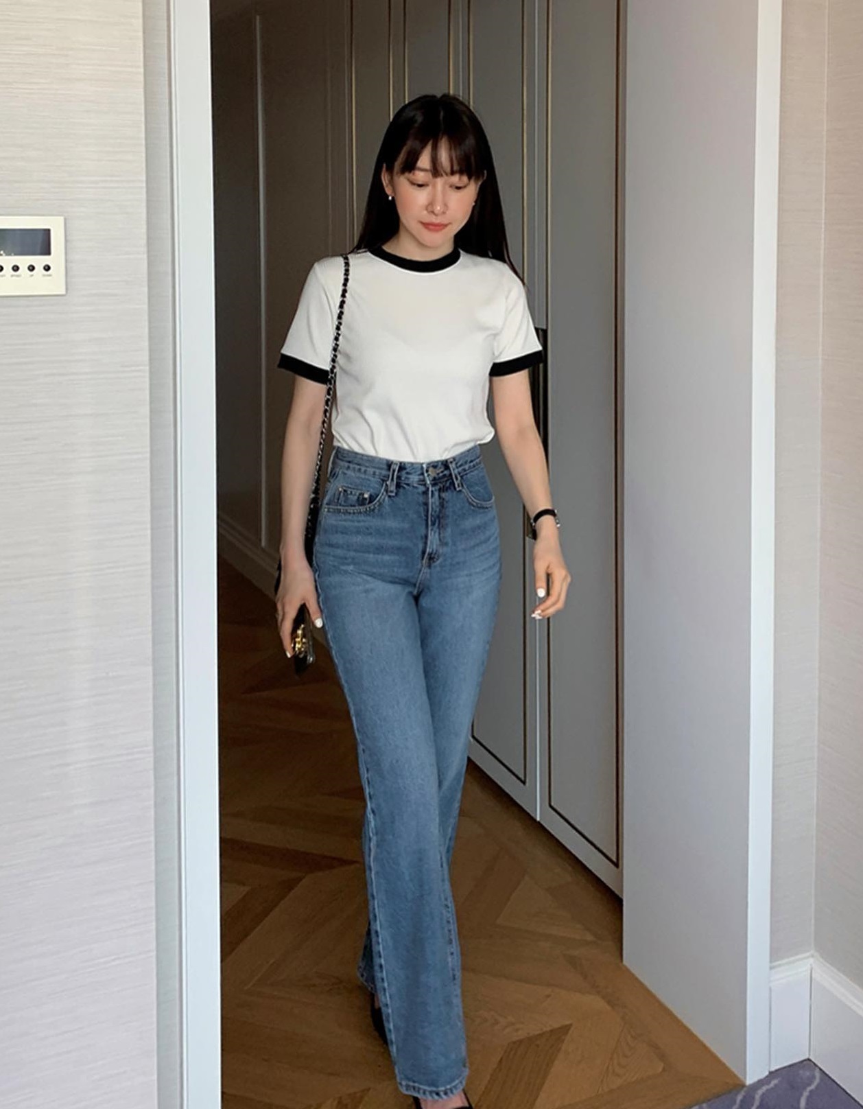 5 cách mặc áo thun cho nàng thấp bé-9