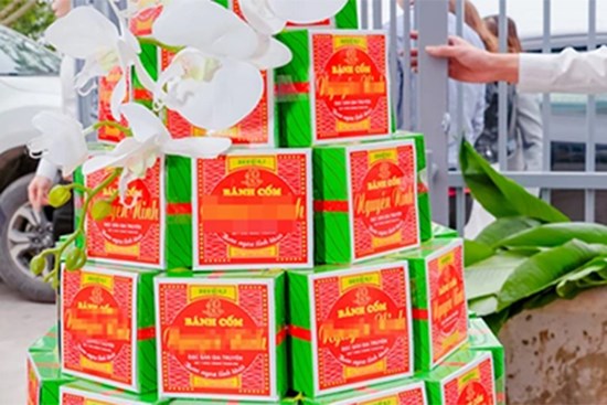 Nữ giáo viên nhận 50 chiếc bánh ăn hỏi từ mẹ chồng trong ngày ly hôn