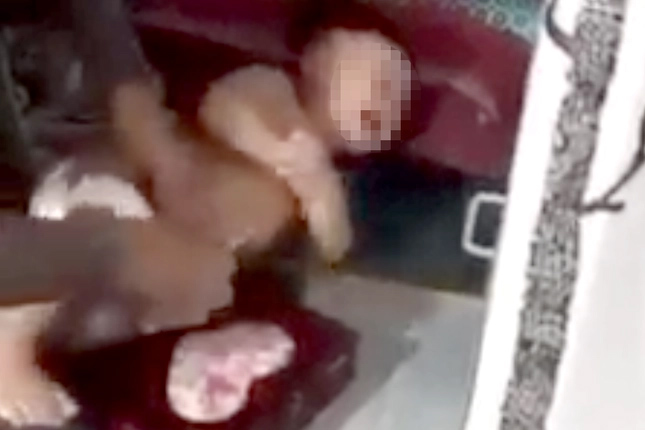 Cha ruột bé trai nghi bị ép hút ma túy trình báo gì?-2