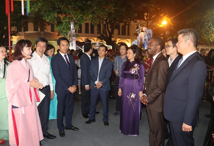 Hà Nội phấn đấu đón và phục vụ trên 22 triệu lượt khách du lịch trong năm 2023-1