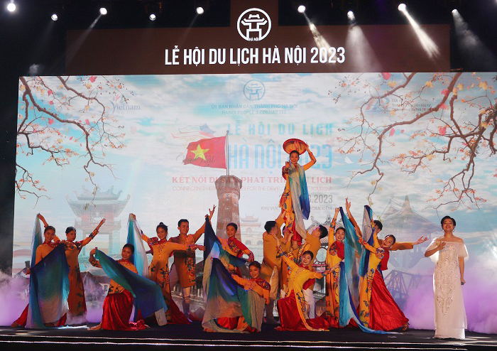 Hà Nội phấn đấu đón và phục vụ trên 22 triệu lượt khách du lịch trong năm 2023-3