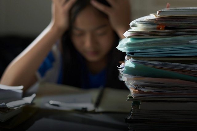 Trẻ hay bị bố mẹ so sánh với con nhà người ta lớn lên sẽ có sự khác biệt lớn so với bình thường, cha mẹ nên lưu ý-2