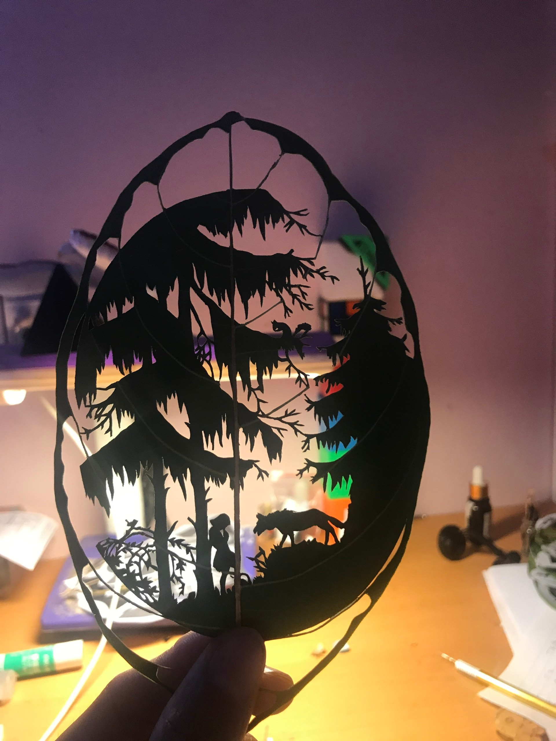 Chàng trai gen Z biến những chiếc lá vô tri thành tác phẩm nghệ thuật-2