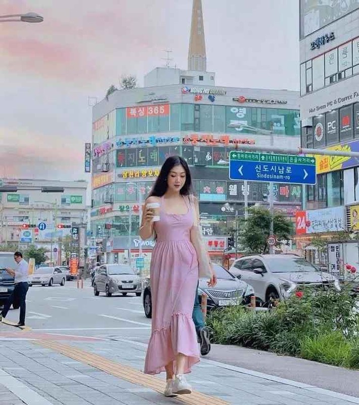 Nữ tiếp viên trưởng của Vietnam Airlines có gia thế hoàng tộc gây bão-7