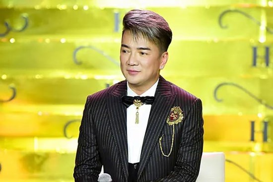 Đàm Vĩnh Hưng có gì để tự xưng là ông hoàng?