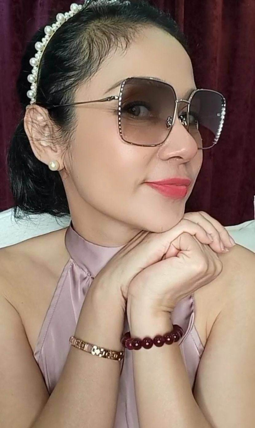 Đằng sau hình ảnh Việt Trinh bán kính, diễn viên Hùng Thuận làm cò đất, Thương Tín làm shipper-2