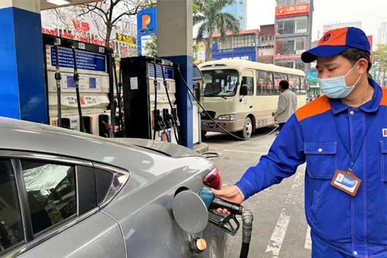 Nóng: Đầu mối, thương nhân có thể được quyết định giá bán lẻ xăng dầu!