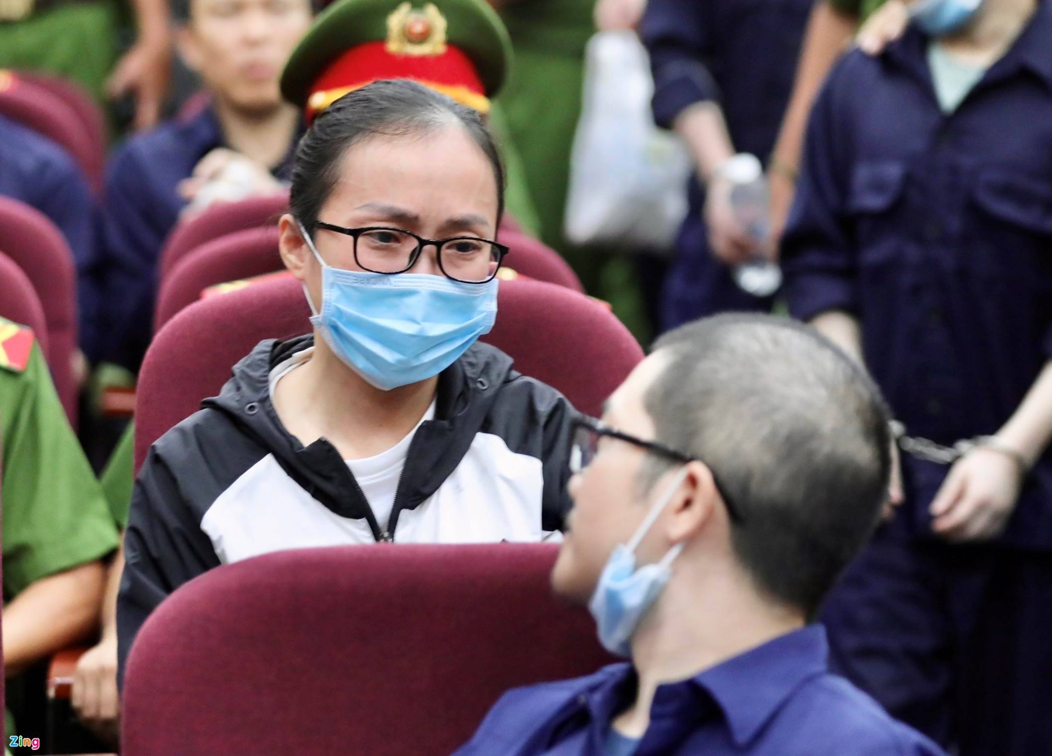 Cựu chủ tịch Alibaba Nguyễn Thái Luyện bị áp giải đến tòa-3