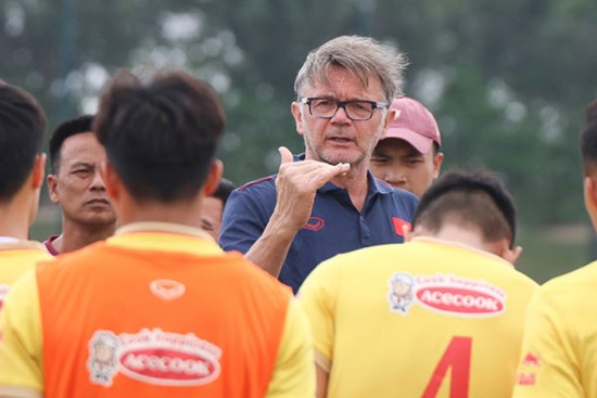 HLV Troussier làm khác ông Park Hang Seo để đi World Cup