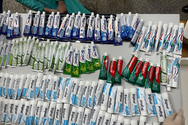 Lộ diện tiếp viên thứ 5 trong vụ mang hộ” 11,4kg ma túy từ Pháp về Việt Nam-1