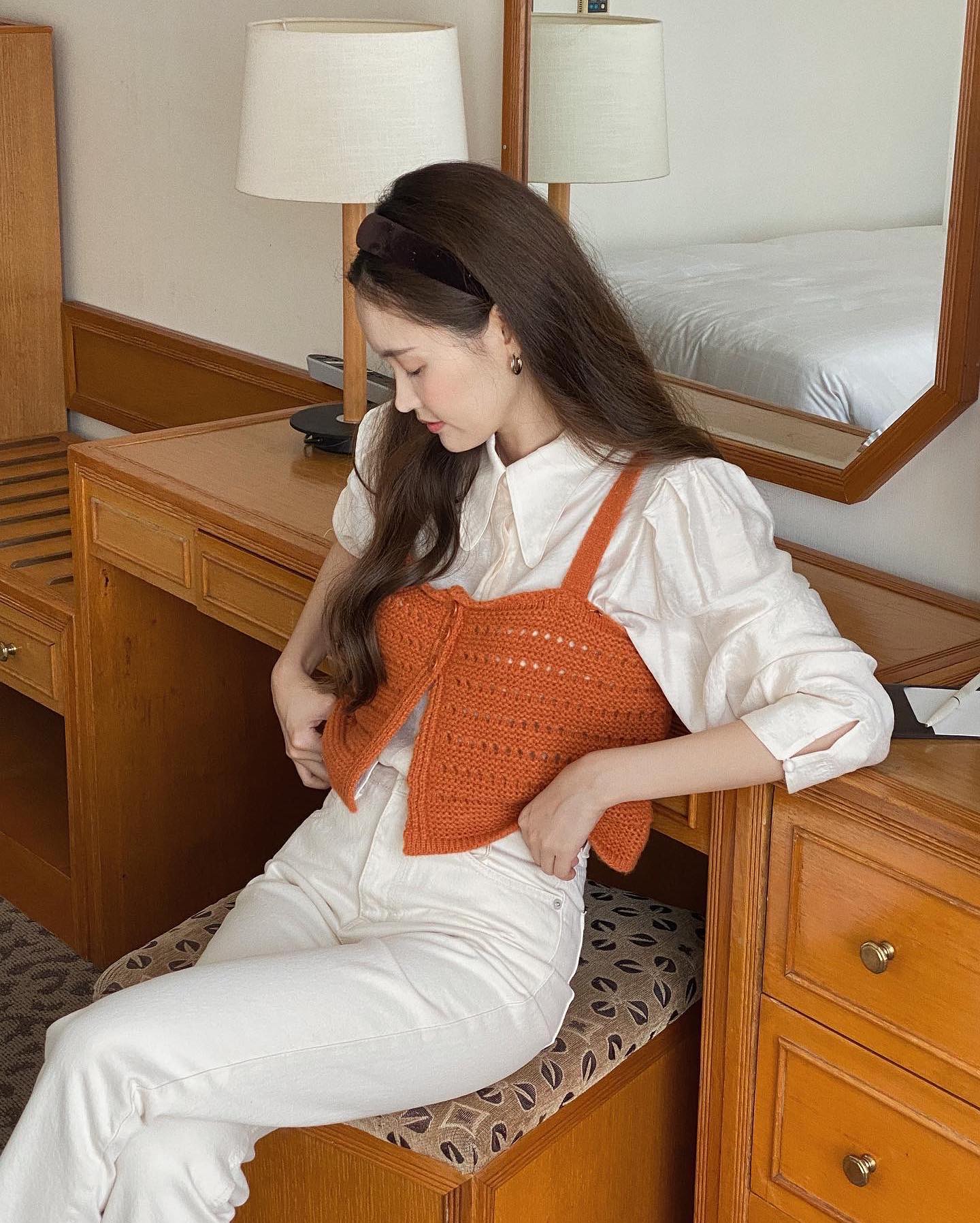 10 cách diện áo blouse trắng đơn giản mà chuẩn sành điệu-3