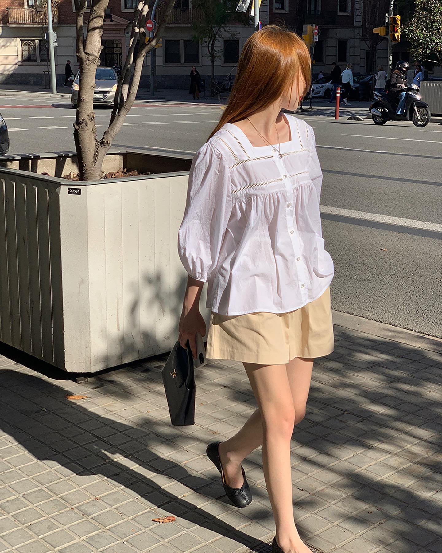 10 cách diện áo blouse trắng đơn giản mà chuẩn sành điệu-9