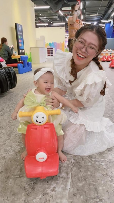 Mẹ bỉm sữa lột xác sau thời gian vượt cạn khiến netizen nức nở-10