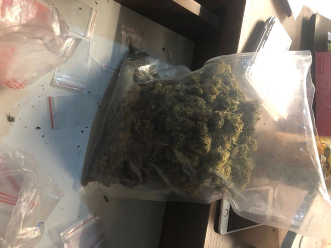 Bắt nữ YouTuber lên mạng bán cần sa, ship hàng bằng Grab-3