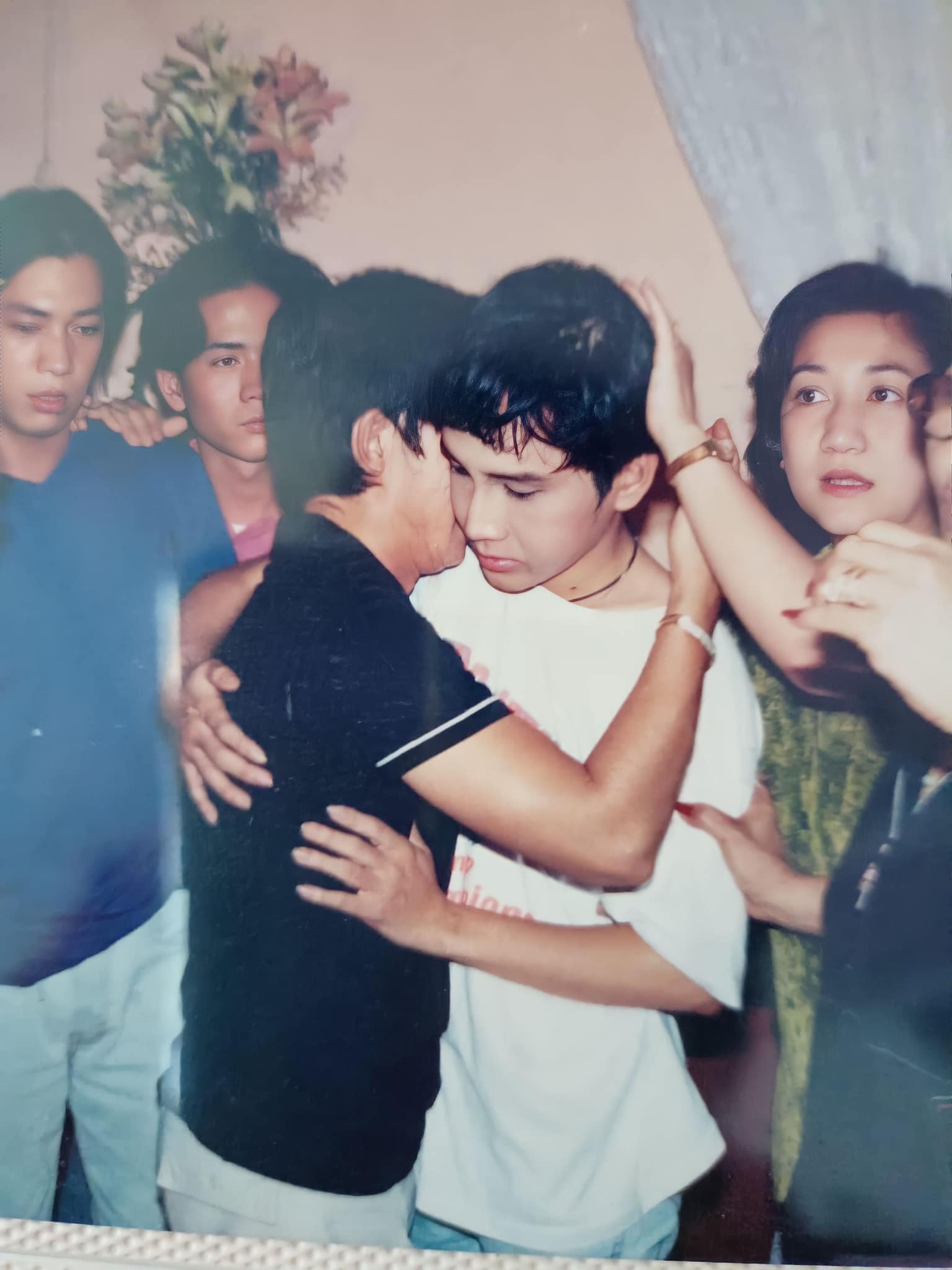 Hé lộ loạt ảnh hiếm rất giống nhau của cố NSƯT Vũ Linh bên con trai nuôi Vũ Luân-1