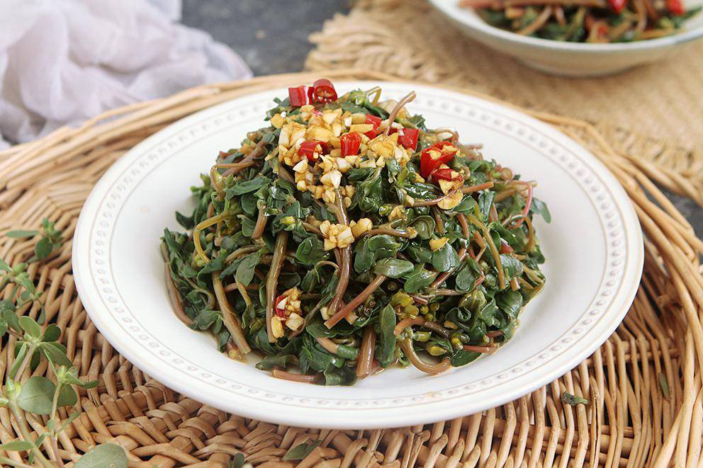 Vào bếp nấu 2 món rau quen thuộc dễ mua ngoài chợ, ăn vừa ngon lại giúp kiểm soát đường huyết tốt-5