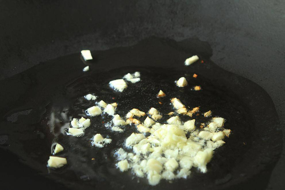 Vào bếp nấu 2 món rau quen thuộc dễ mua ngoài chợ, ăn vừa ngon lại giúp kiểm soát đường huyết tốt-7