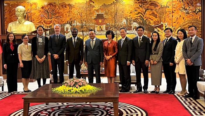 Chủ tịch UBND Thành phố Trần Sỹ Thanh tiếp Giám đốc Trung tâm Di sản thế giới-2