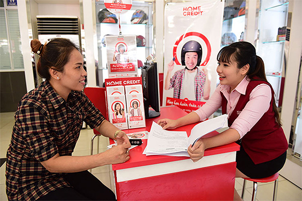 Tạm giữ 3 người cắt tóc, lột quần áo cô gái giữa đường-3