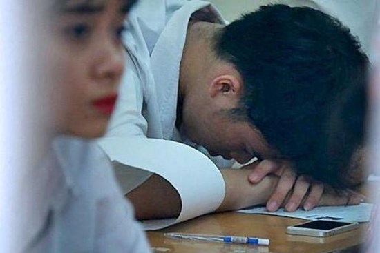 Nỗi ám ảnh tột cùng của một thầy giáo sau cái tát học sinh