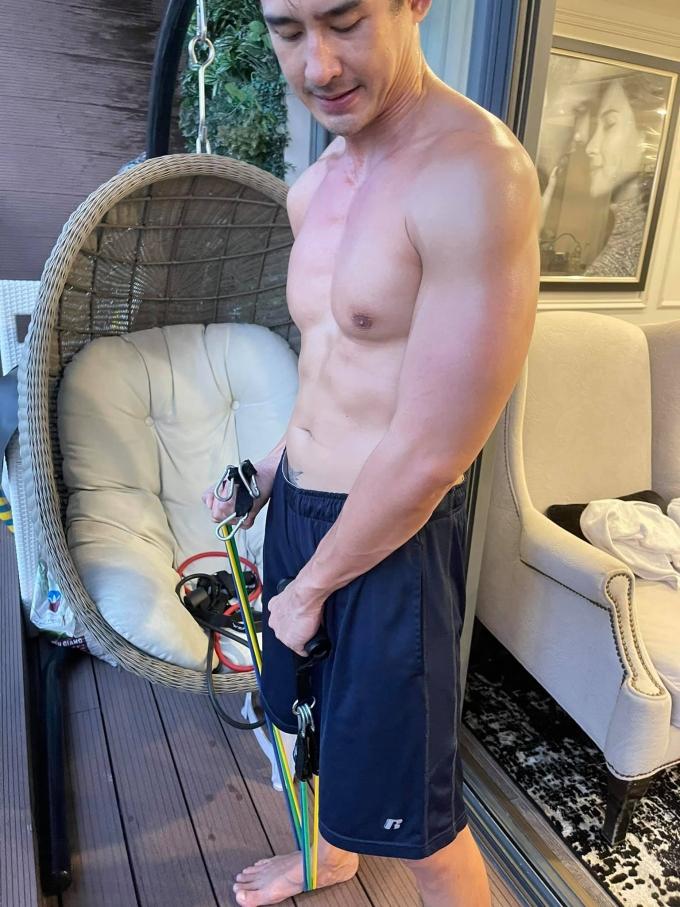 Xây biệt thự tặng mẹ vợ - Làm rể thế này, showbiz Việt thật hiếm người!-16