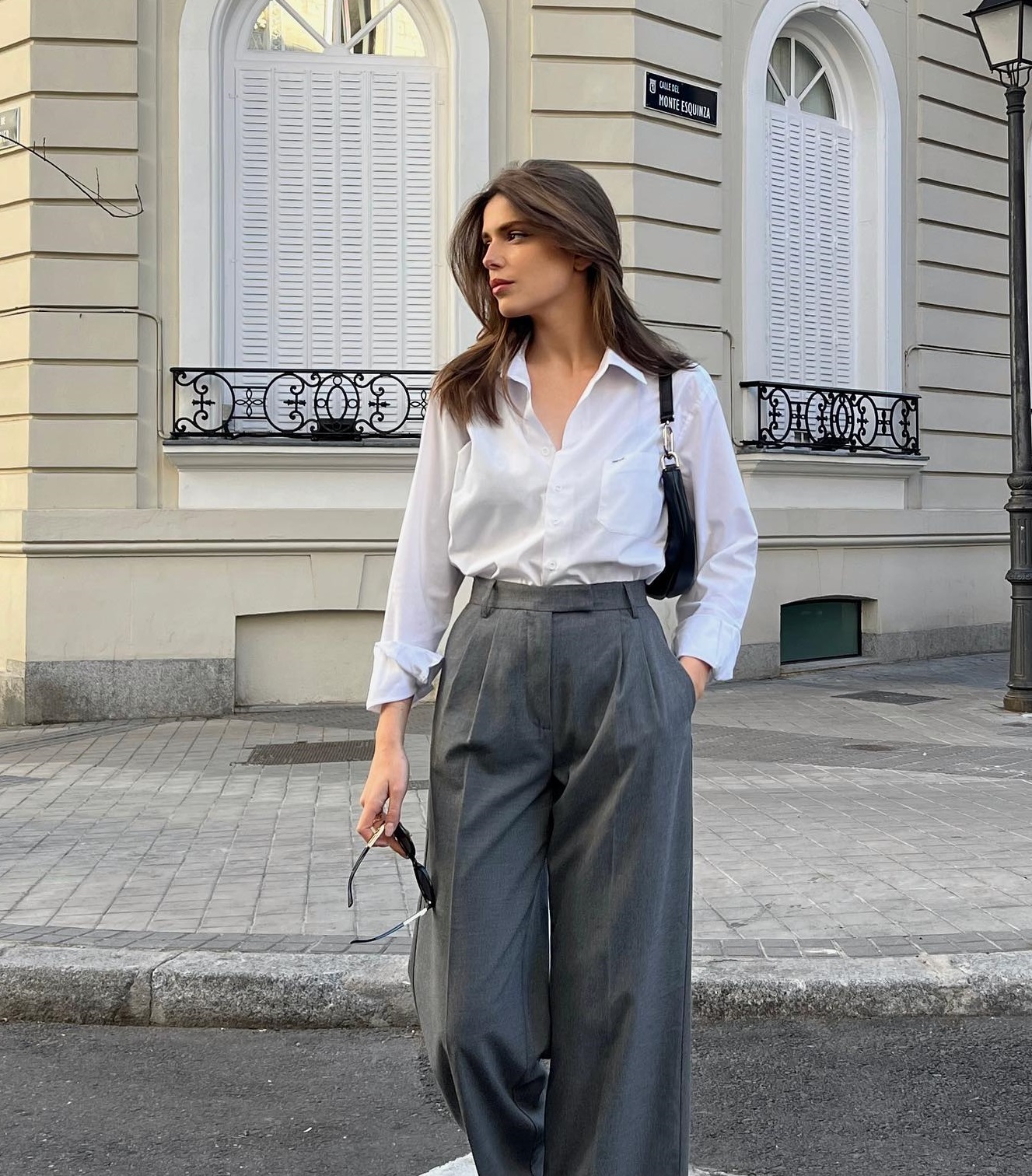 5 mẫu áo sơ mi là chìa khóa mặc đẹp của phụ nữ Pháp-7