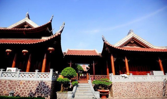 Choáng ngợp với biệt phủ khủng của các đại gia Việt: Chi 2 tỷ đồng/tháng thuê người làm, có căn làm từ 4.000 cây dừa-12