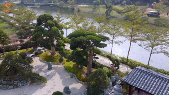 Choáng ngợp với biệt phủ khủng của các đại gia Việt: Chi 2 tỷ đồng/tháng thuê người làm, có căn làm từ 4.000 cây dừa-14