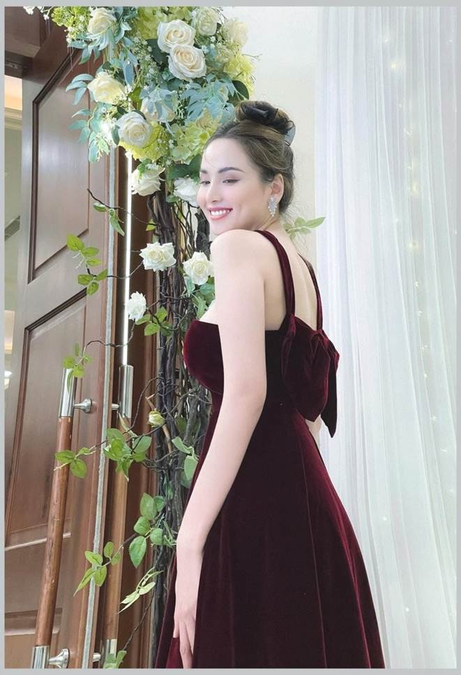 Hoa hậu Việt từng được đề nghị trả 230 tỷ để sinh con, giờ quý tử khôi ngô, được chuẩn bị sẵn 606 viên đá quý cưới vợ-3