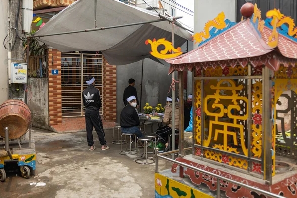 Quyên góp cho gia đình nhân viên bảo vệ bị tài xế taxi tông tử vong-3