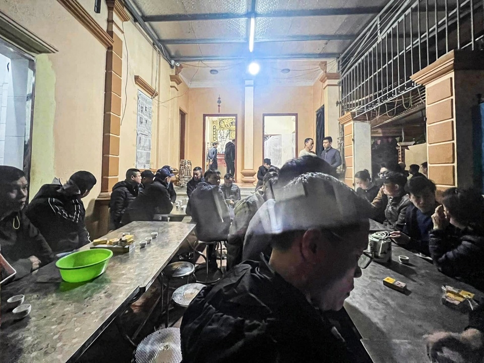 Quyên góp cho gia đình nhân viên bảo vệ bị tài xế taxi tông tử vong-2