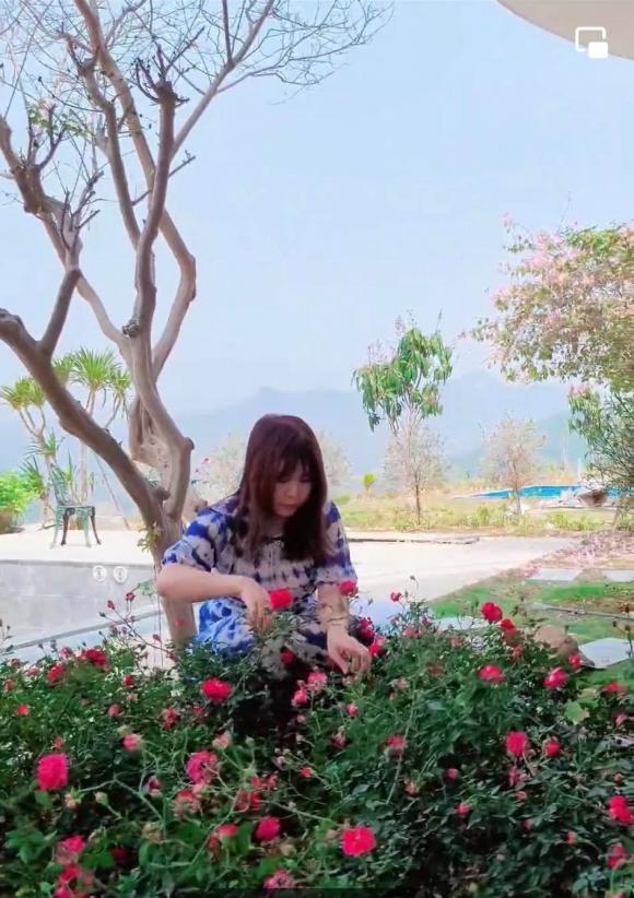 Vợ Mạnh Trường trồng hoa quanh biệt thự rộng lớn, nhìn một góc đã thấy sang-1
