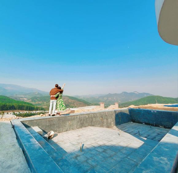 Vợ Mạnh Trường trồng hoa quanh biệt thự rộng lớn, nhìn một góc đã thấy sang-7