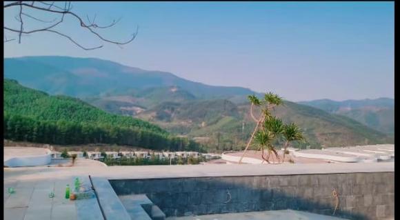 Vợ Mạnh Trường trồng hoa quanh biệt thự rộng lớn, nhìn một góc đã thấy sang-13