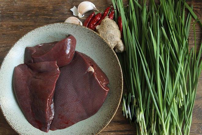 Loại lá mệnh danh là rau của thận, đem xào với gan được món vừa ngon lại bổ-1