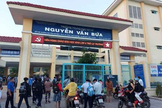 Tạm dừng chương trình ngoại khóa chi 10.000 đồng cho giáo viên