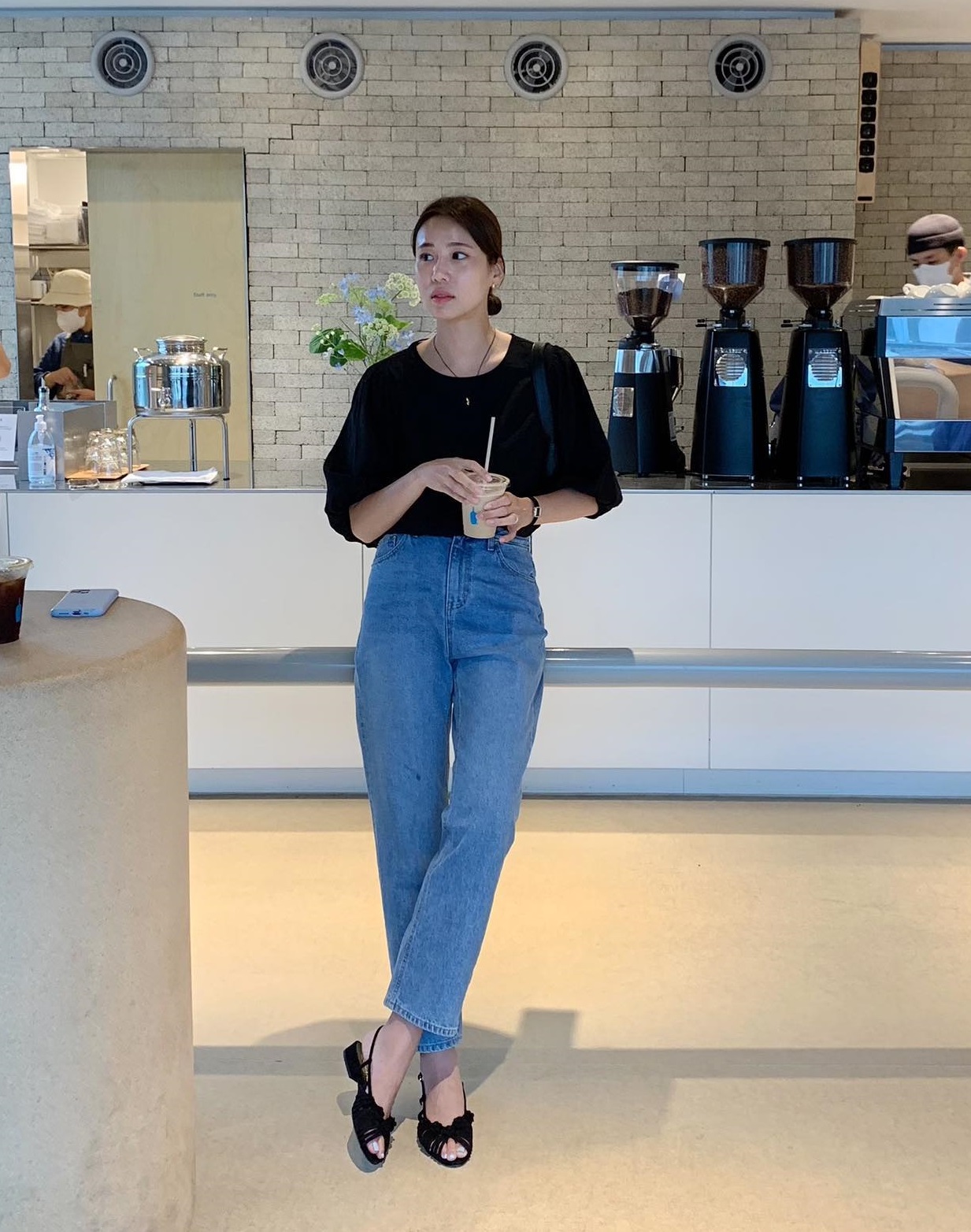 Ghim 10 cách diện quần jeans ống đứng đẹp và siêu tôn dáng-4