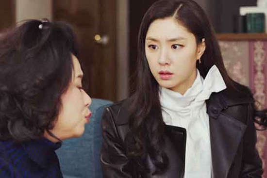 Chồng đánh bạc mất tiền, mẹ đổ hết tội cho con dâu