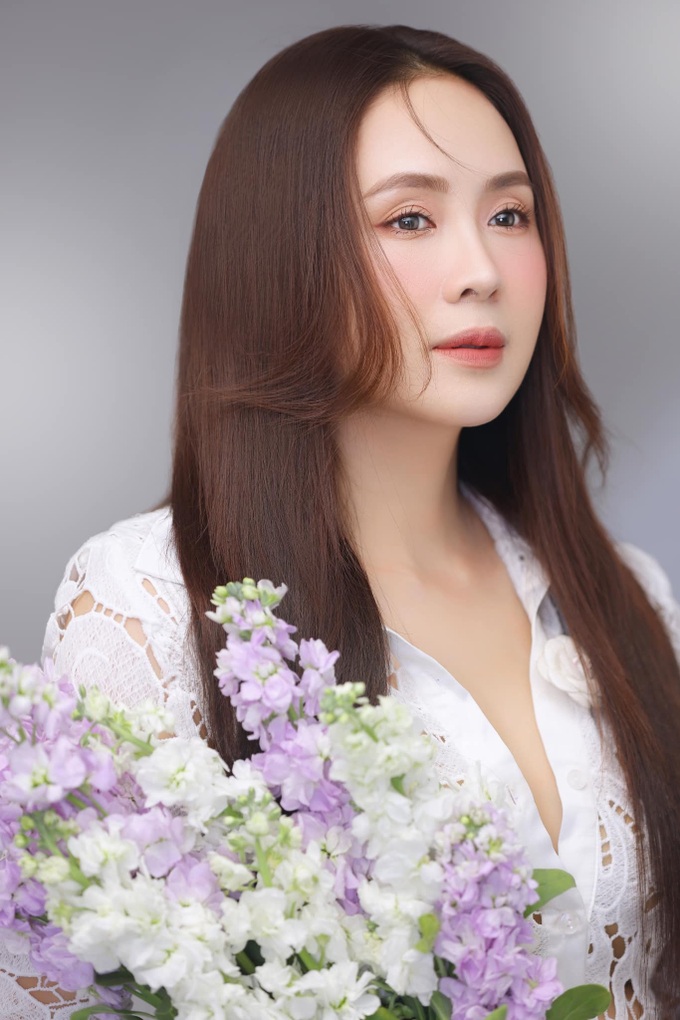 Hồng Diễm trẻ trung ngỡ ngàng ở tuổi 40-1