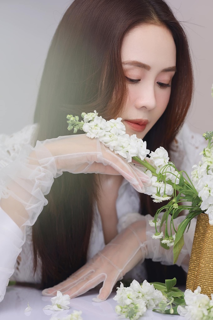 Hồng Diễm trẻ trung ngỡ ngàng ở tuổi 40-3