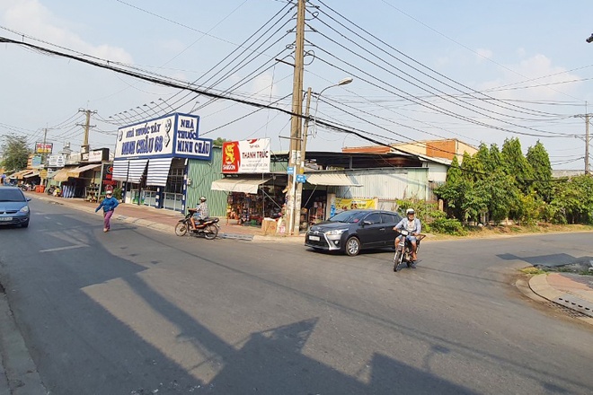 Dân quân tự vệ dùng gậy đánh học sinh vi phạm giao thông ở TP.HCM-1