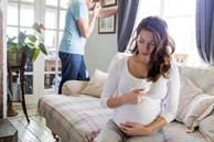 Chồng đòi xét nghiệm ADN với đứa con trong bụng, vợ chỉ nói một câu rồi gói đồ ra đi khiến anh ta bật khóc