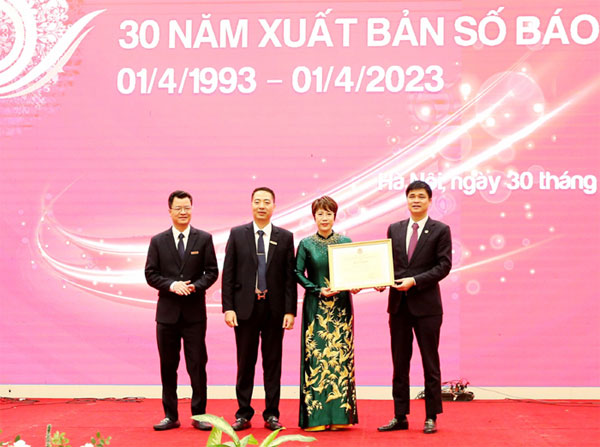 Báo Lao động Thủ đô kỷ niệm 30 năm ngày xuất bản số báo đầu tiên-3