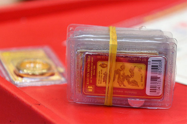 Giá vàng hôm nay 1/4: Vàng đảo chiều tăng giá-2