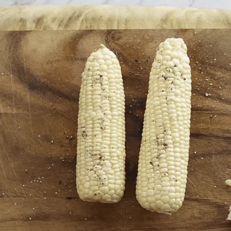 Tận hưởng hương vị thơm ngon của món ngô nướng bằng nồi chiên không dầu-3