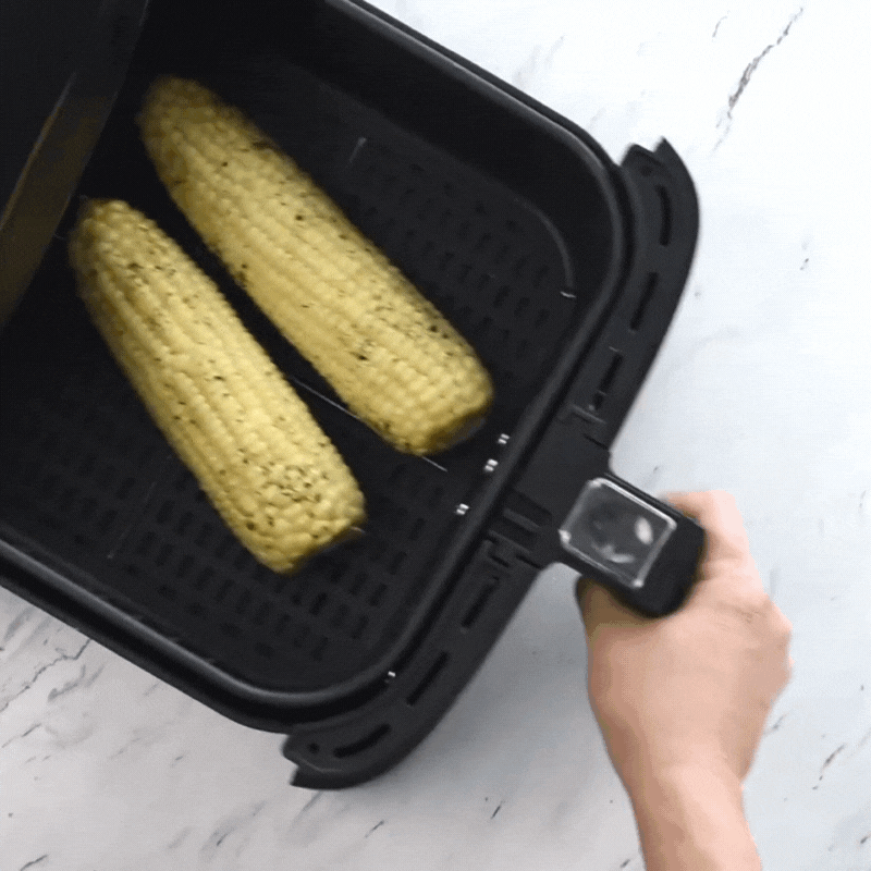 Tận hưởng hương vị thơm ngon của món ngô nướng bằng nồi chiên không dầu-6