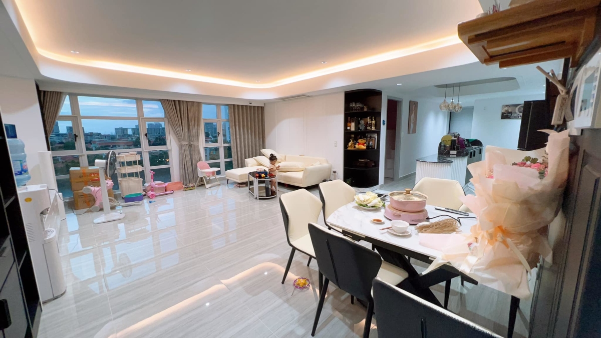 Từng u uất khi sinh con, nữ ca sĩ liên tục đổi xe và tậu nhà 6 tỷ sau khi ly hôn chồng Hàn-2