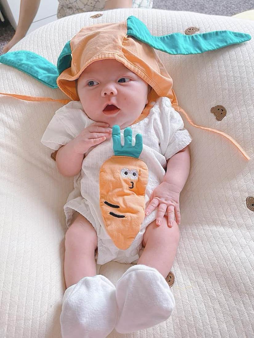 Cặp đồng tính nữ chi 1 tỷ qua Mỹ tìm con, giờ mỗi người một nơi, mẹ còn trong cữ đã livestream bán hàng-4