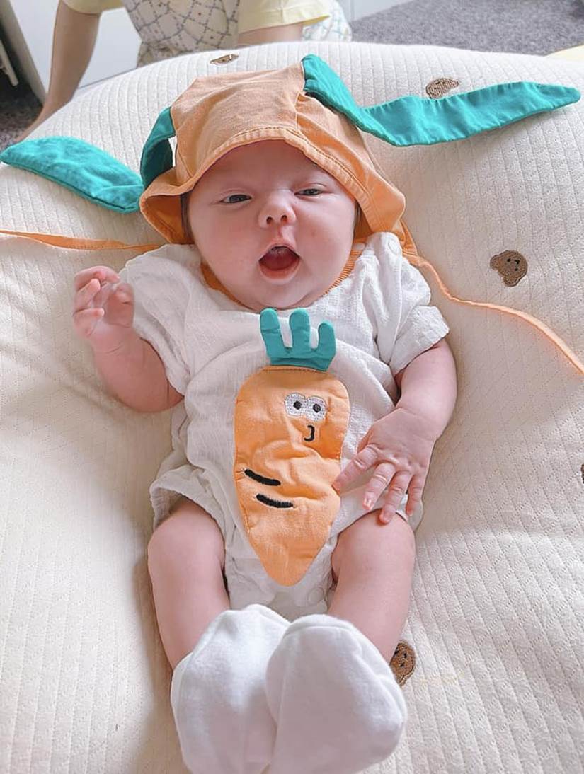 Cặp đồng tính nữ chi 1 tỷ qua Mỹ tìm con, giờ mỗi người một nơi, mẹ còn trong cữ đã livestream bán hàng-5